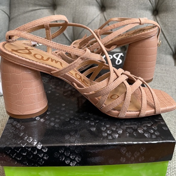 New: Sam Edelman sandal in almond - Picture 12 of 15